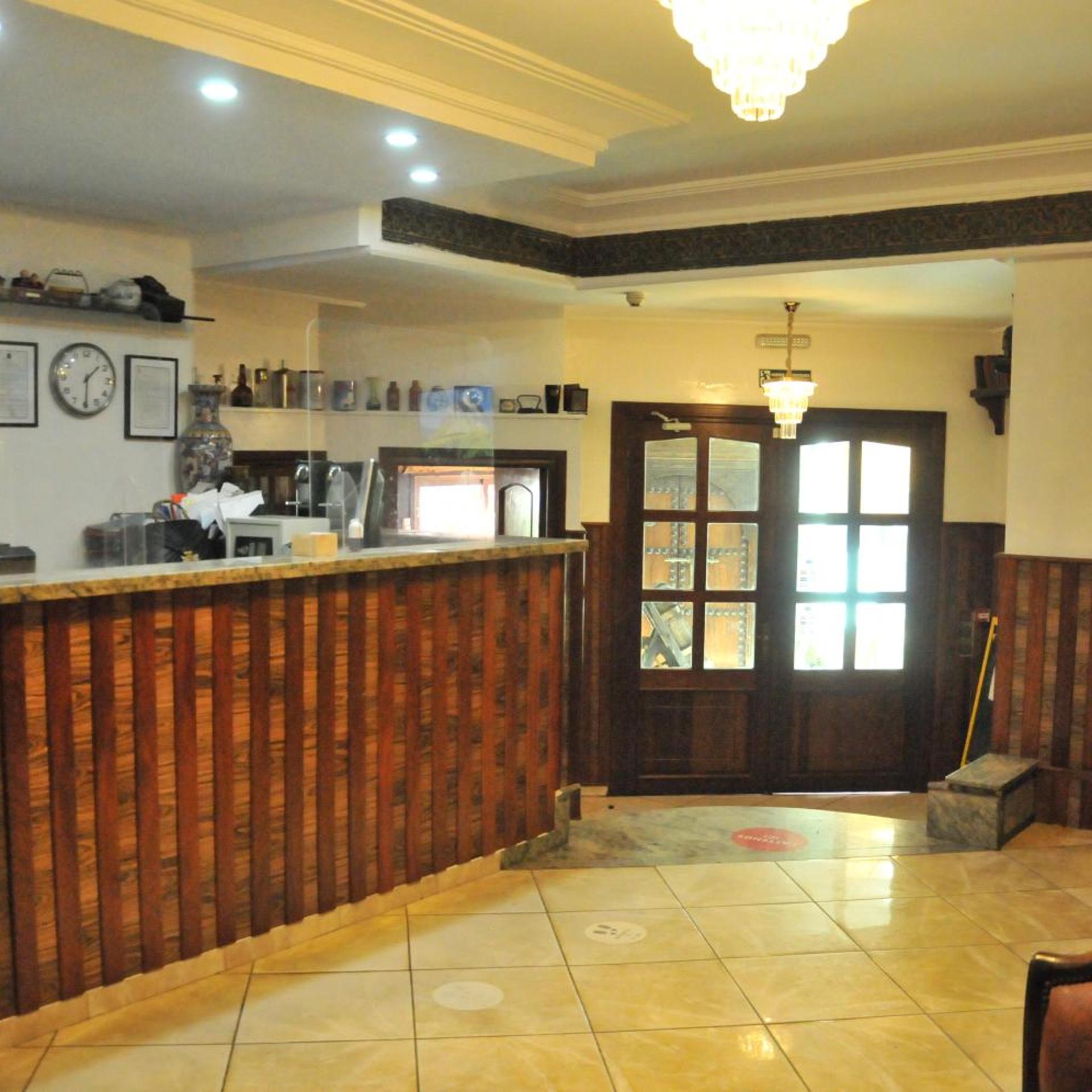 Hotel East West 14/50
