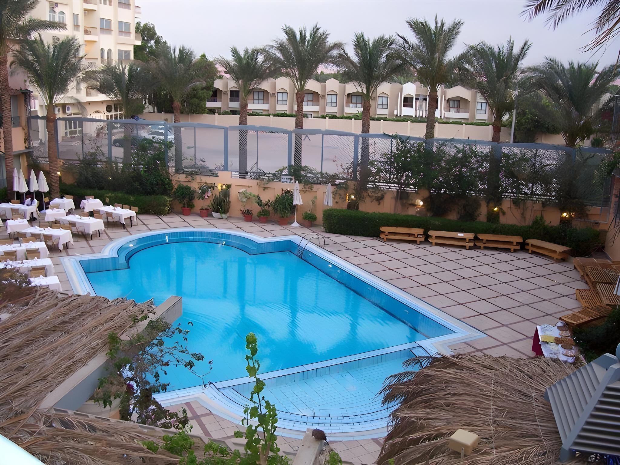Sea Garden Hotel 41/42