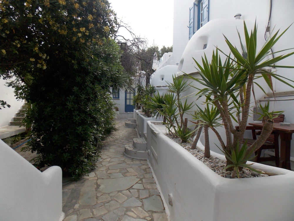 Rania Apartments Studios & Suites 37/50