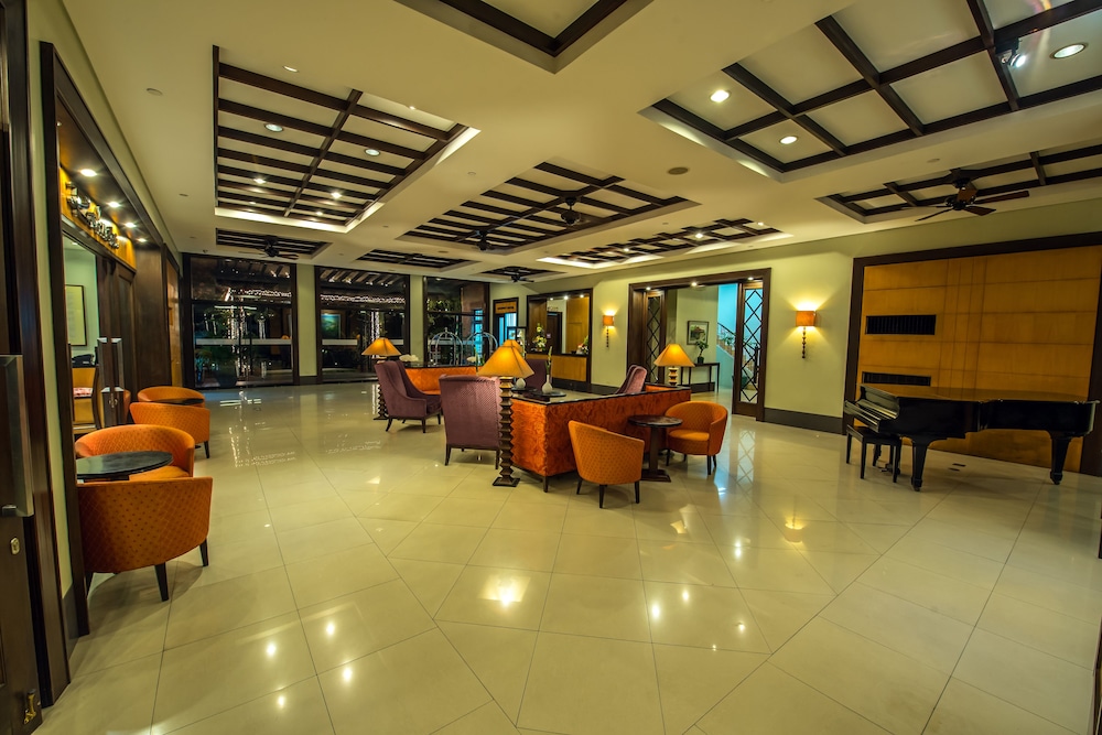PonteFino Hotel & Residences 40/55