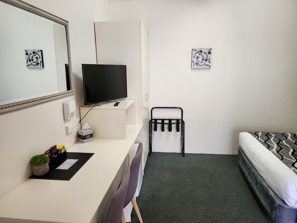 INVERELL MOTEL 6/26