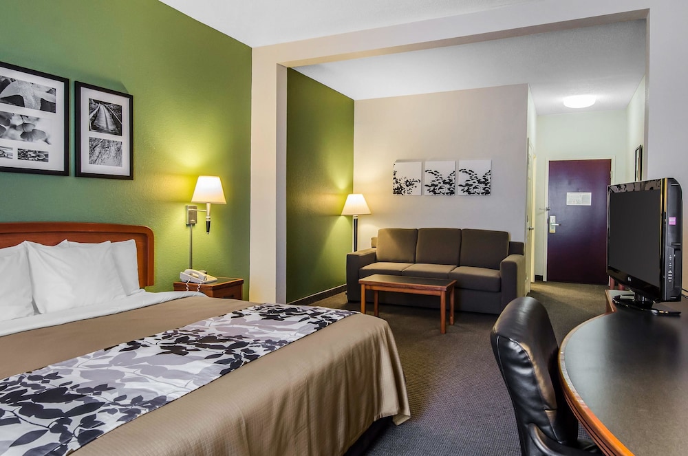 Sleep Inn & Suites Danville Hwy 58 13/35