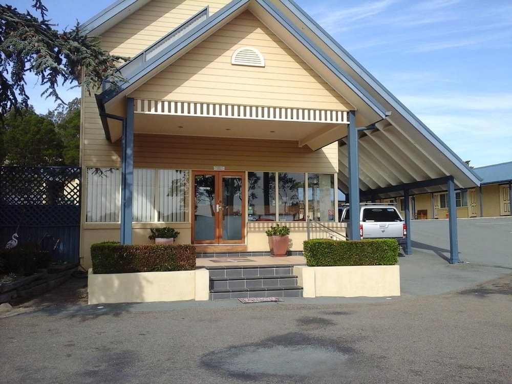 Willows Motel 1/42