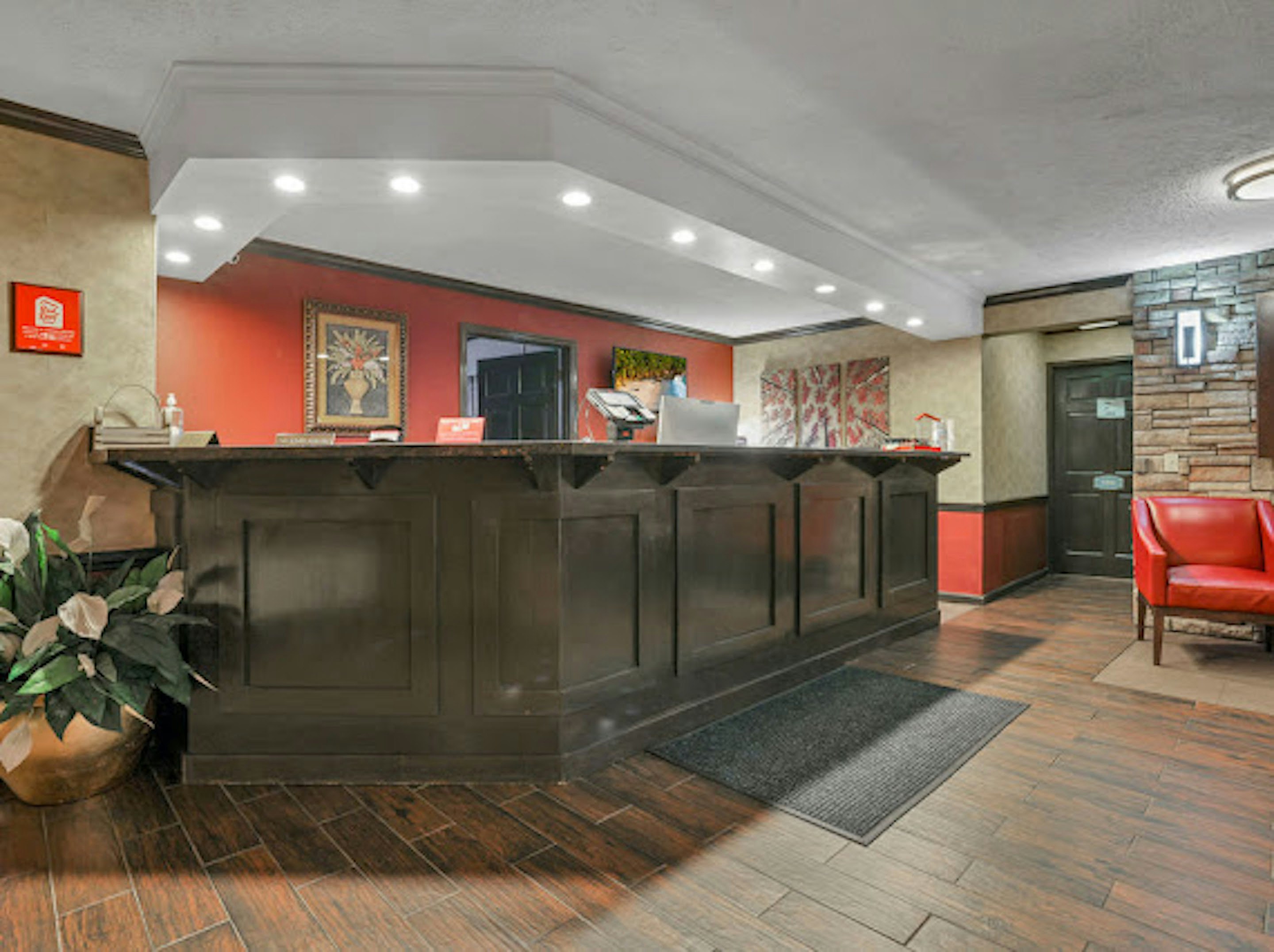 Red Roof Inn Uhrichsville 7/33