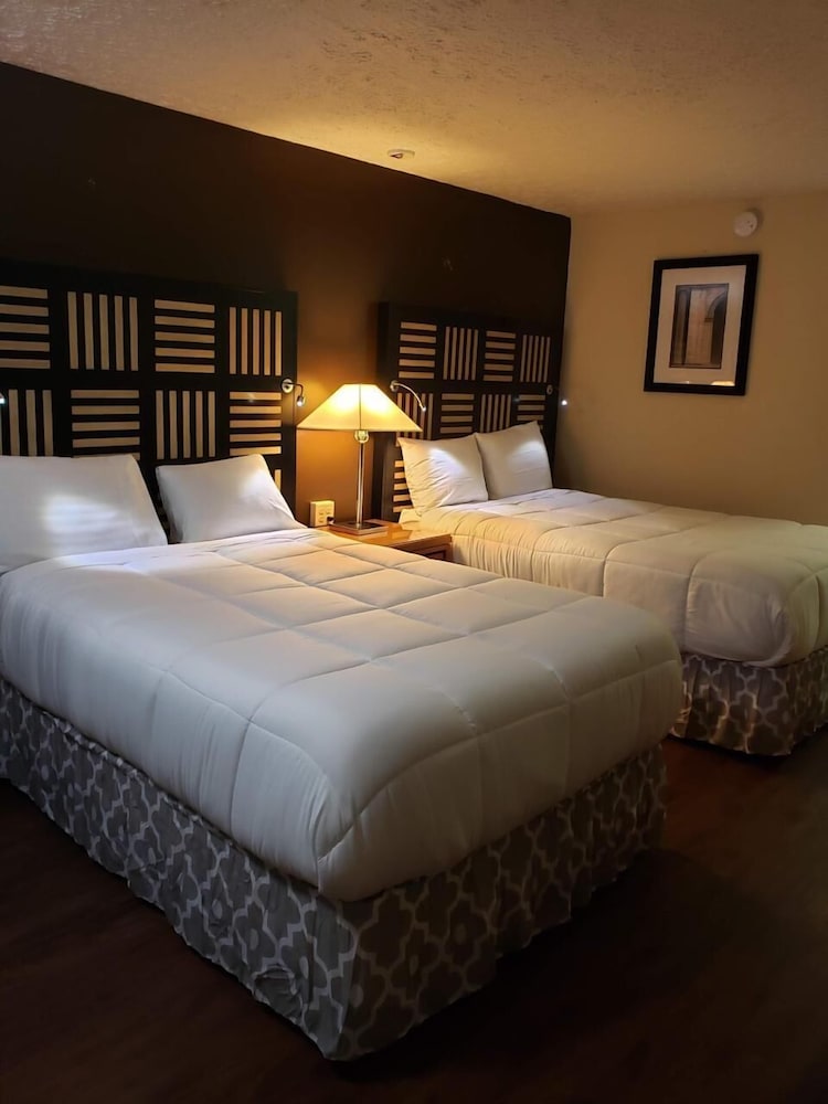 Motel M Lewisburg 4/42