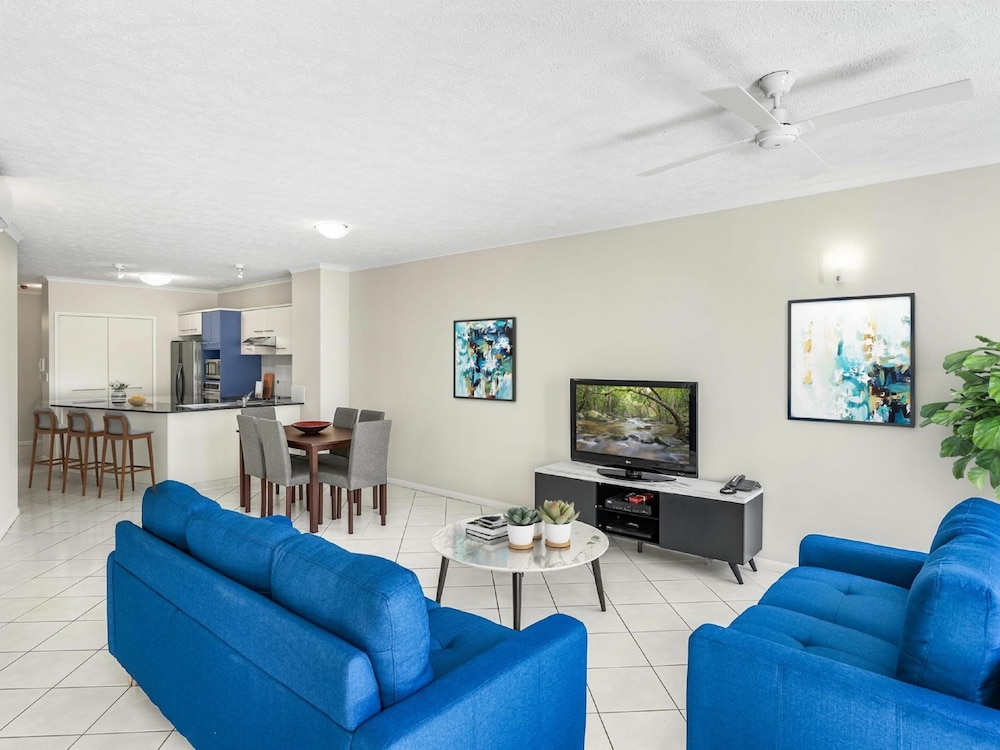 NORTH COVE WATERFRONT SUITES 36/58