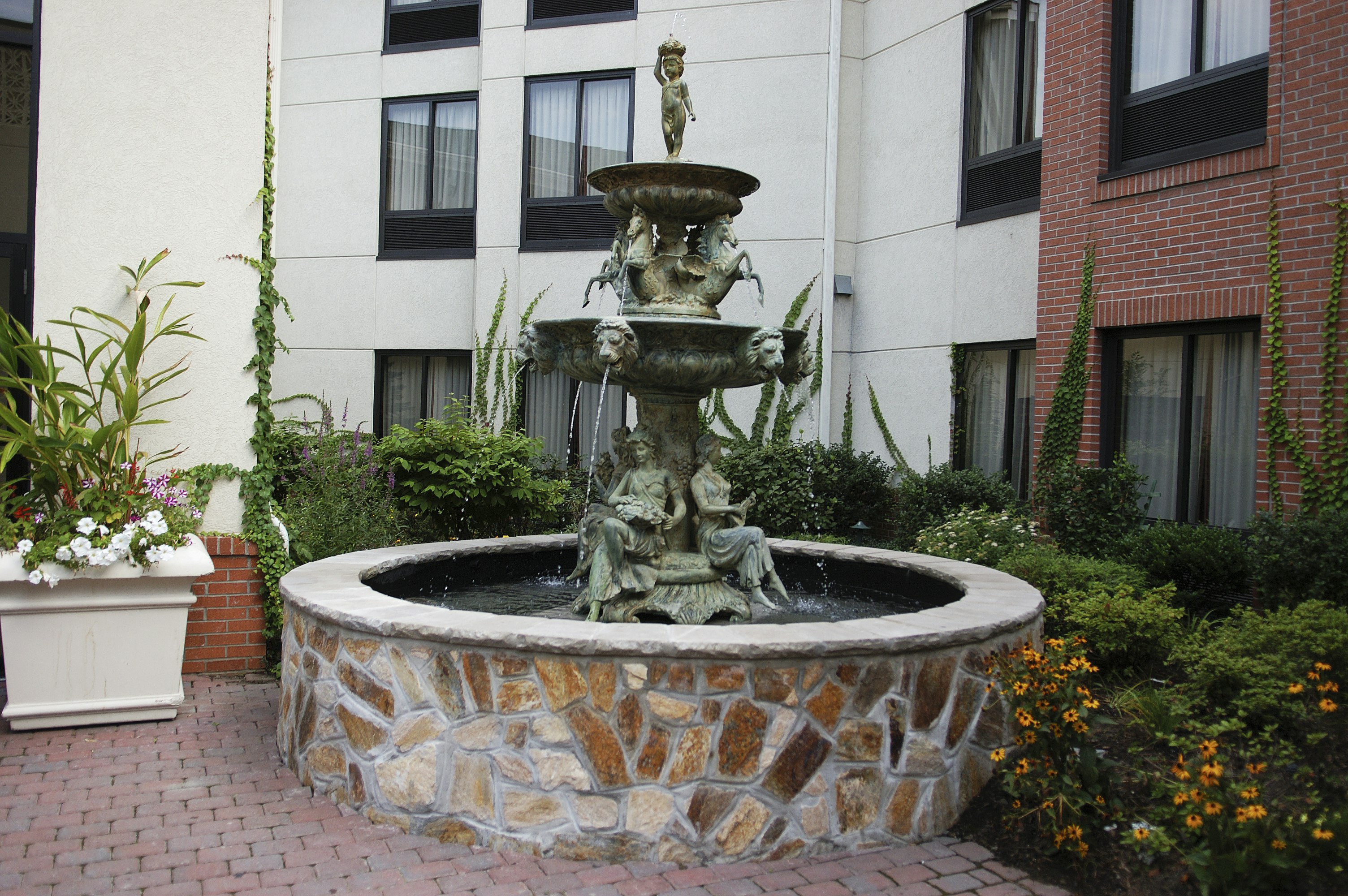 Hampton Inn Suites Fairfield 59/61