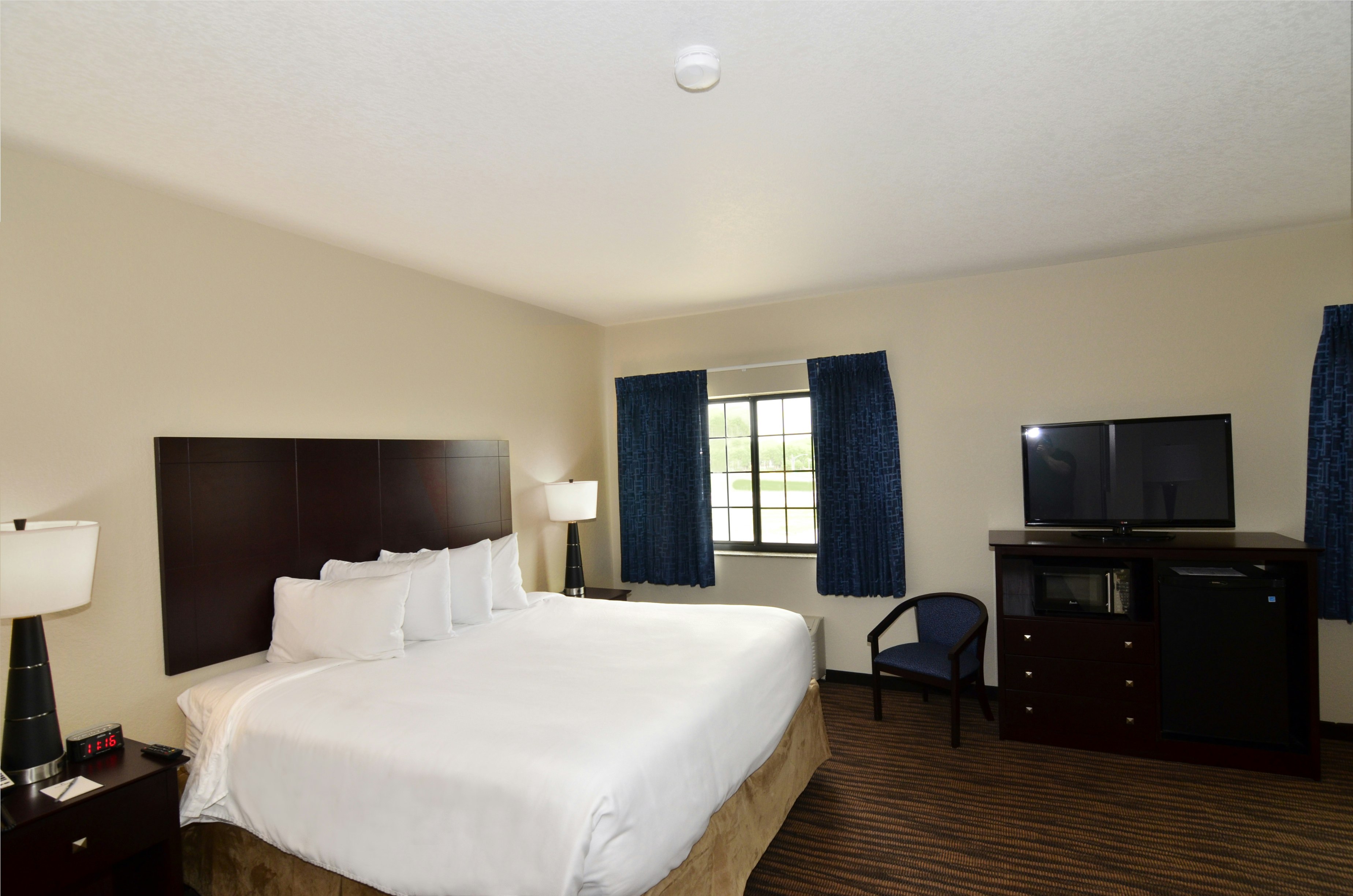Cobblestone Inn & Suites - Holstein 16/48