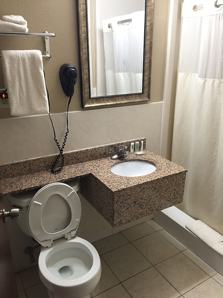 Quality Inn Raynham - Taunton 39/75