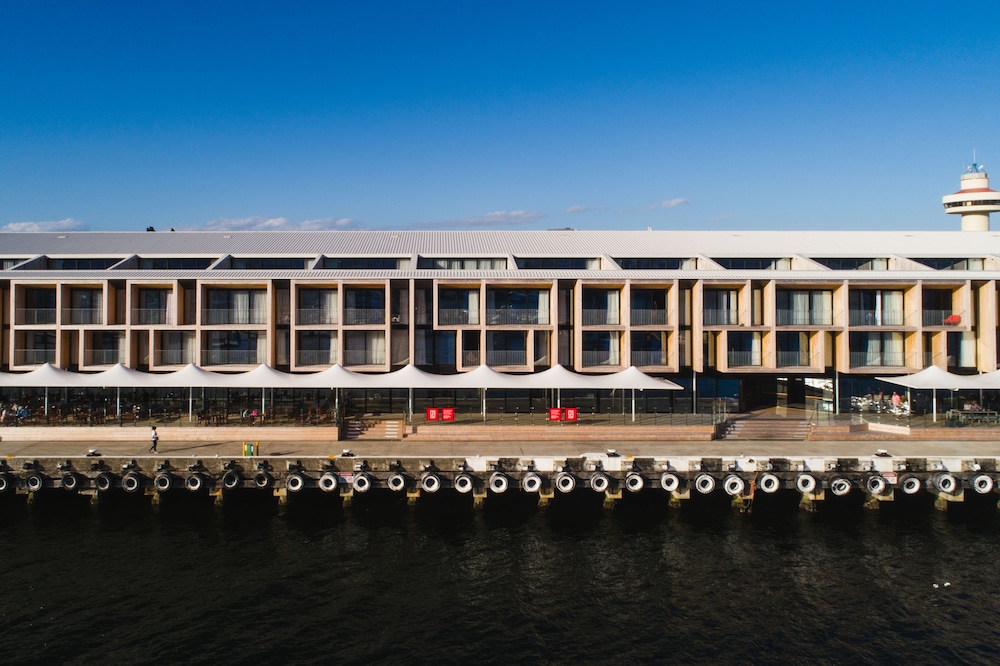 MACQ 01 HOTEL 8/69