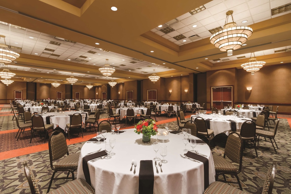 Embassy Suites by Hilton Portland Airport 43/66