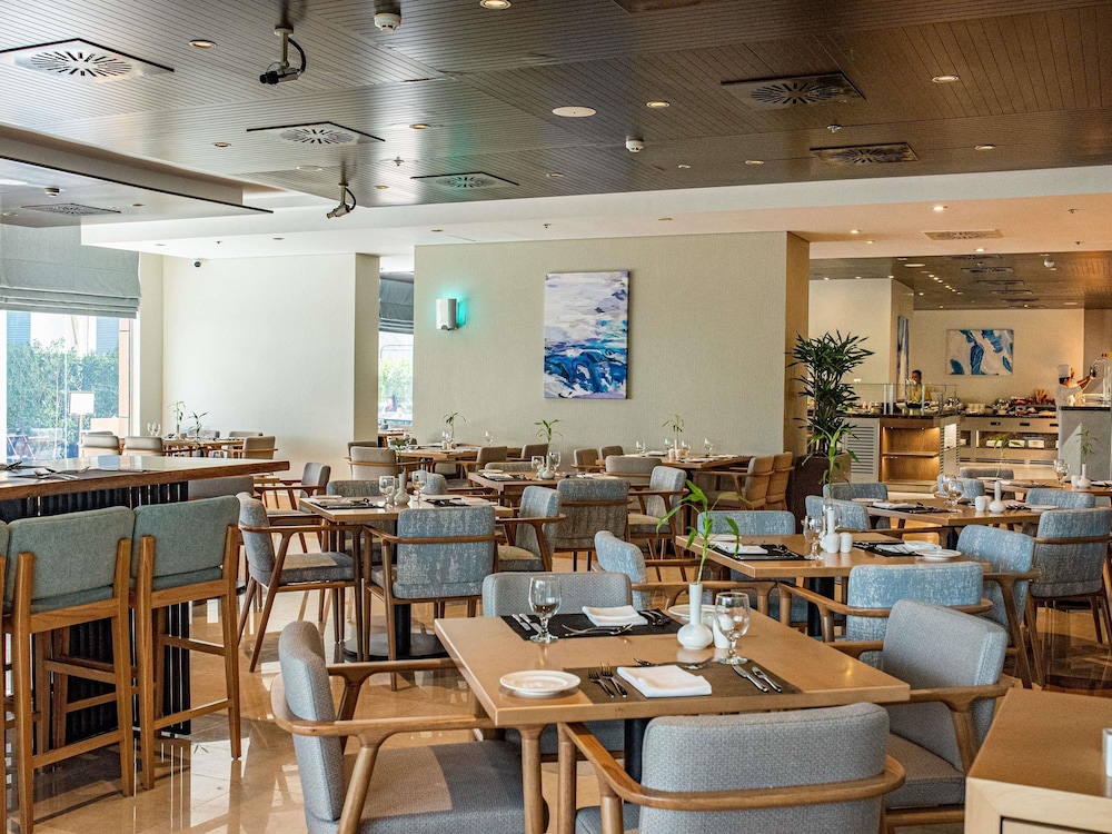 Mercure Dubai Barsha Heights Hotel Suites and Apartments 35/50