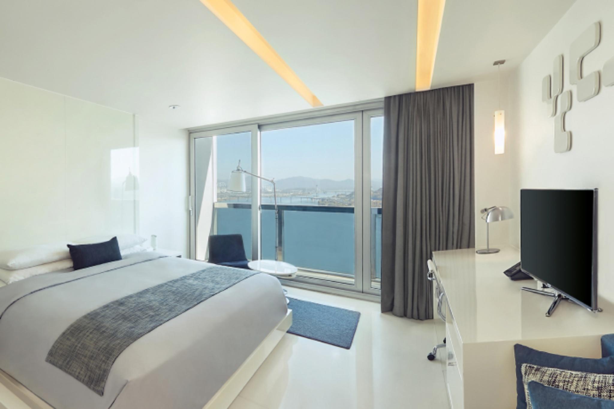 Sky, Deluxe, River View, Balcony