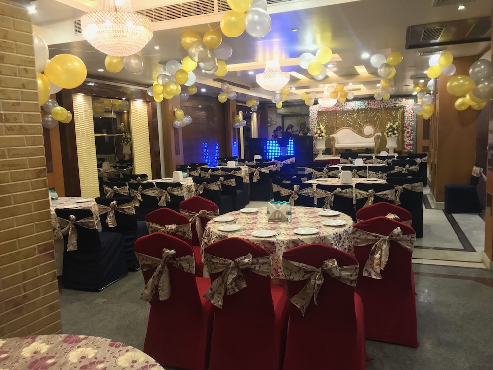 Leela Grande Hotel 34/50