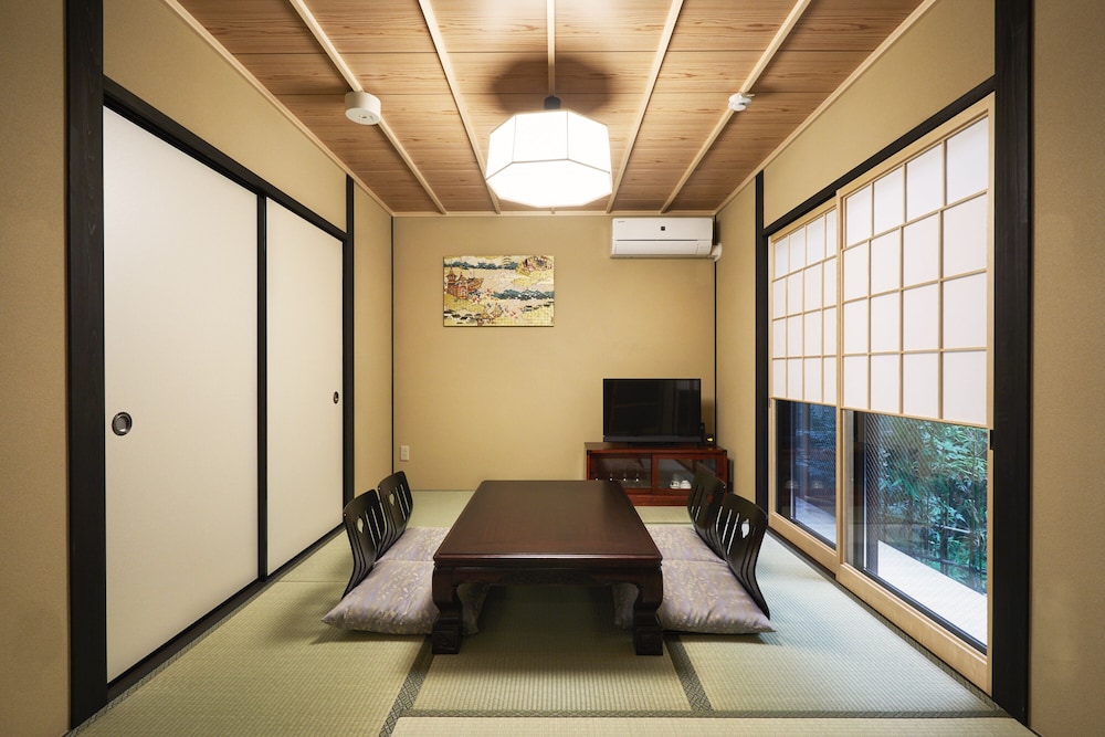 Rinn Gion Yasakamae 25/28