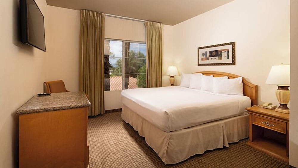 Club De Soleil All-Suite Resort 13/44