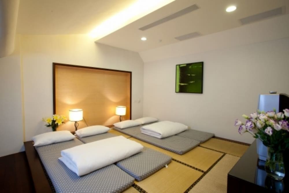 Les Hotel Tainan 7/63