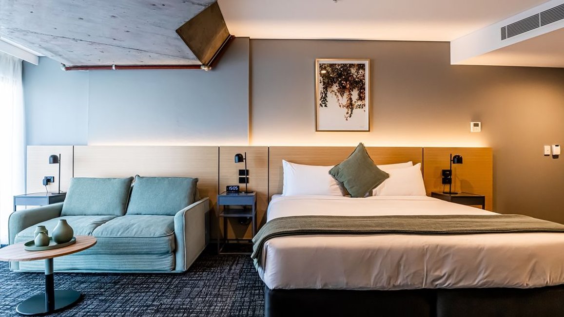 Corner Deluxe Room