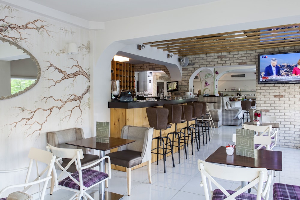 Leto Hotel 30/40