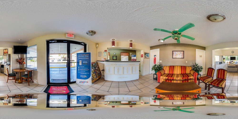 Econo Lodge Crystal River 18/26