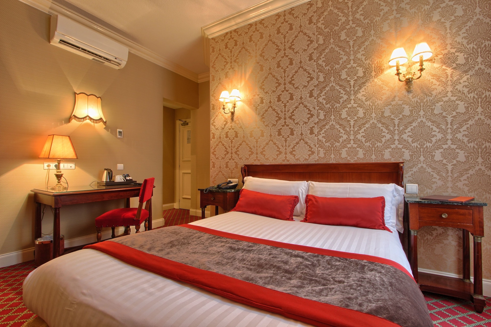 SUPERIOR, DOUBLE BED