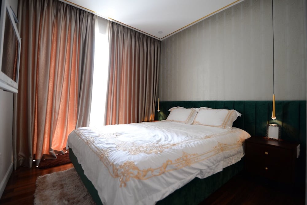 2 BEDROOMS, PREMIER, APARTMENT