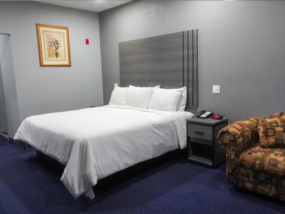 Americas Best Value Inn & Suites Bush Intl Airport 10/23