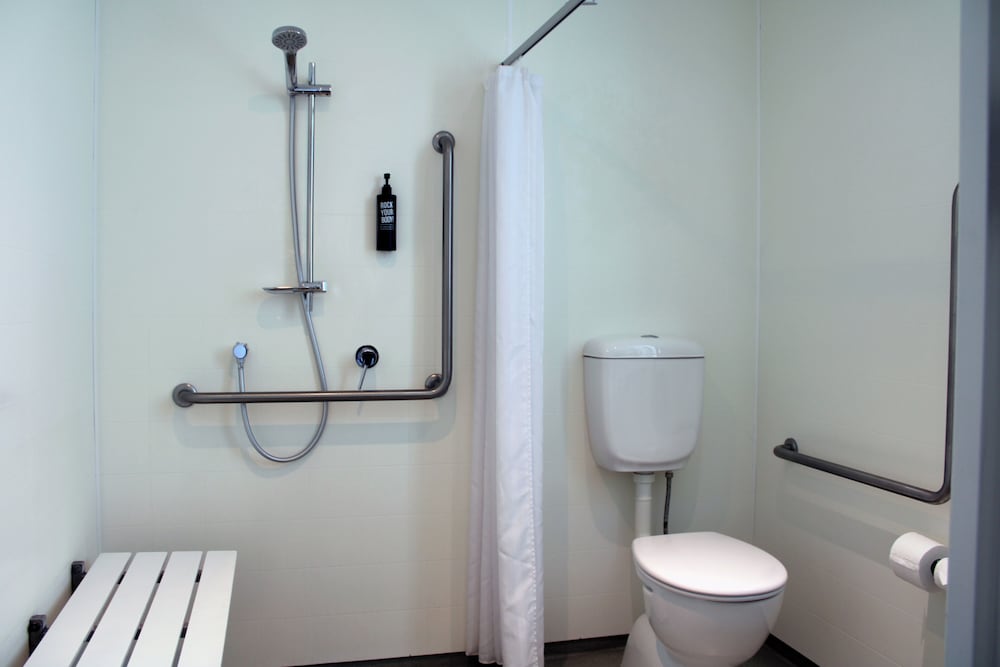ibis budget Auckland Airport 62/64