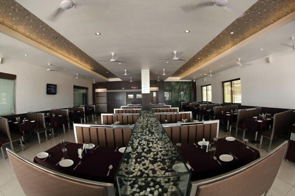 PEARL OF HEAVEN THE HOTEL 33/40