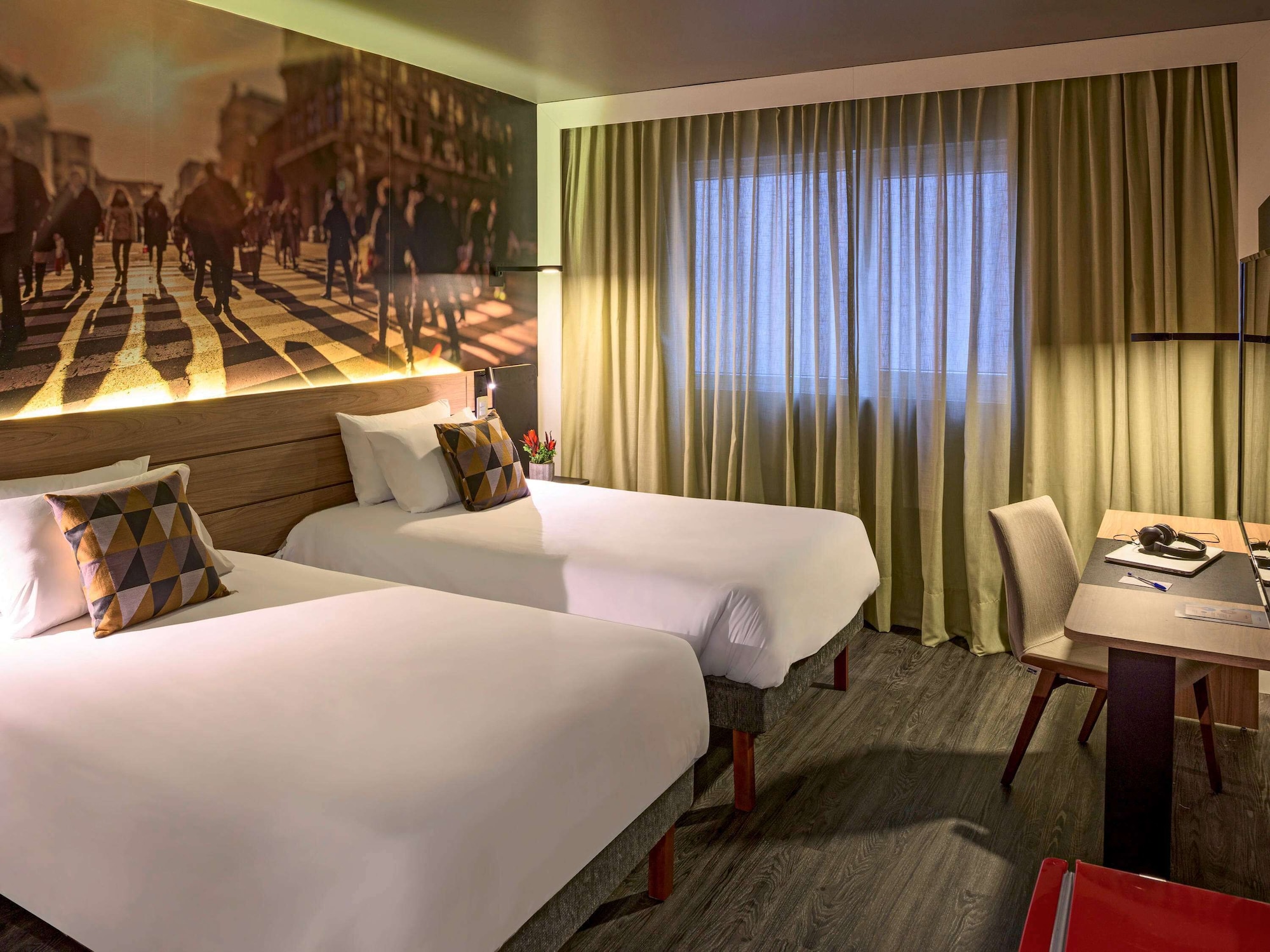 SUPERIOR, TWIN BEDS