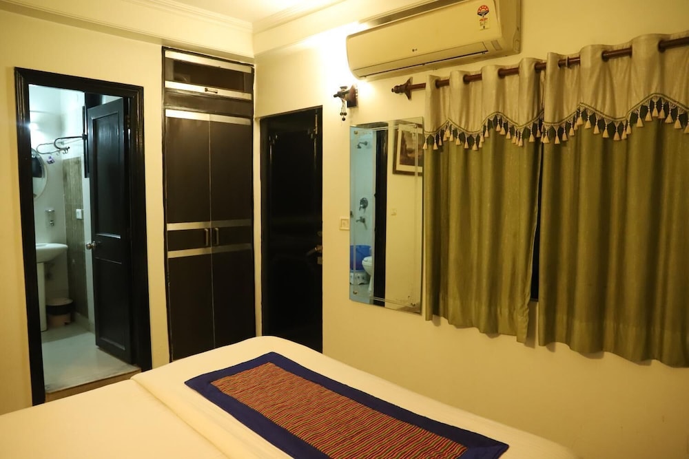 Airport Hotel Golden Jindal 22/26