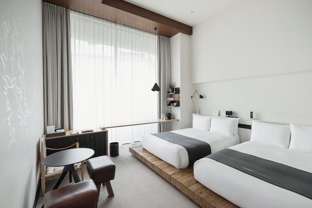 لوفت قياسي بسريرين مزدوجين، Trunk Hotel 3/7