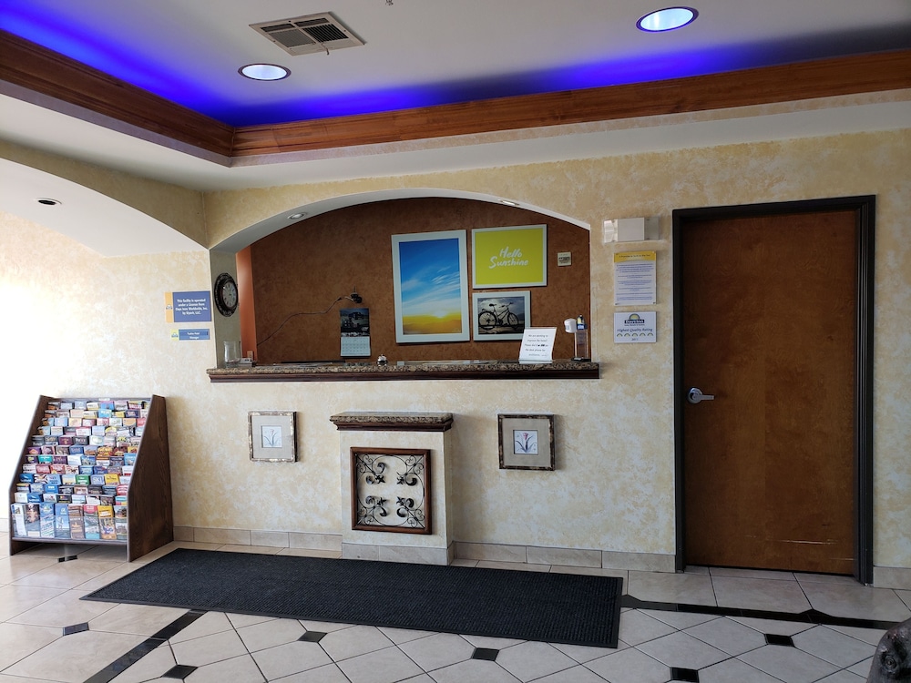 Days Inn Suites By Wyndham Cleburne Tx 6/42