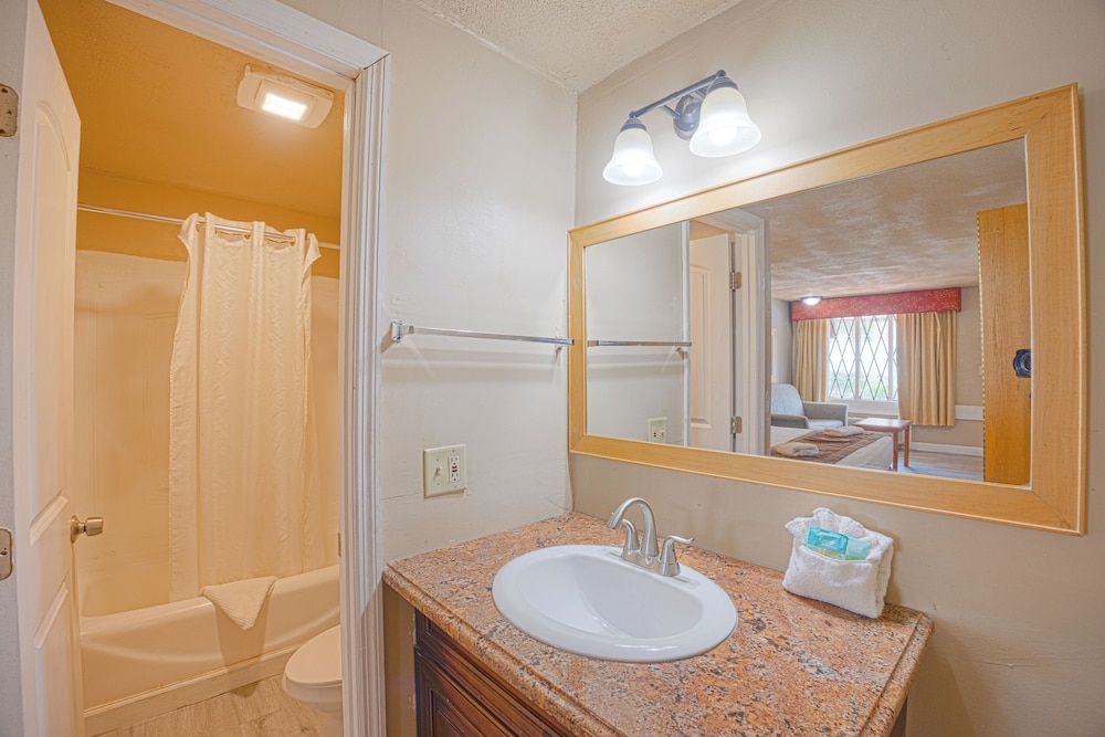 Liberty Garden Inn By Oyo Kissimmee Near Disney World 48/49