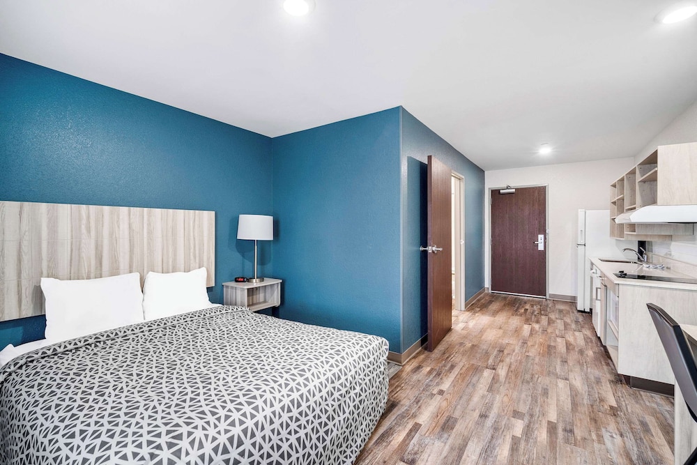 WoodSpring Suites Fort Myers - Cape Coral 15/44