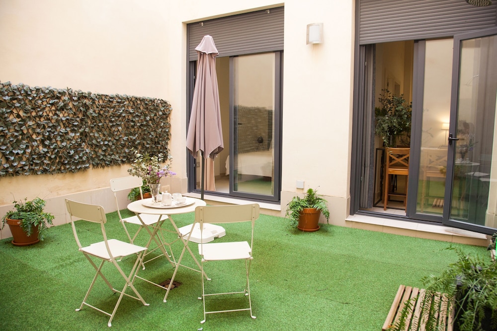 Q&Q Cathedral Suites Sevilla 43/50