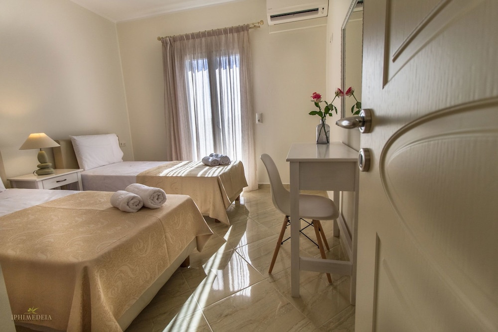 Iphimedeia Apartments Suites 45/75