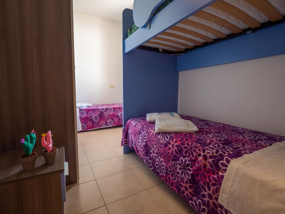 Room at Gasparina Village Campground, CASTELNUOVO DEL GARDA