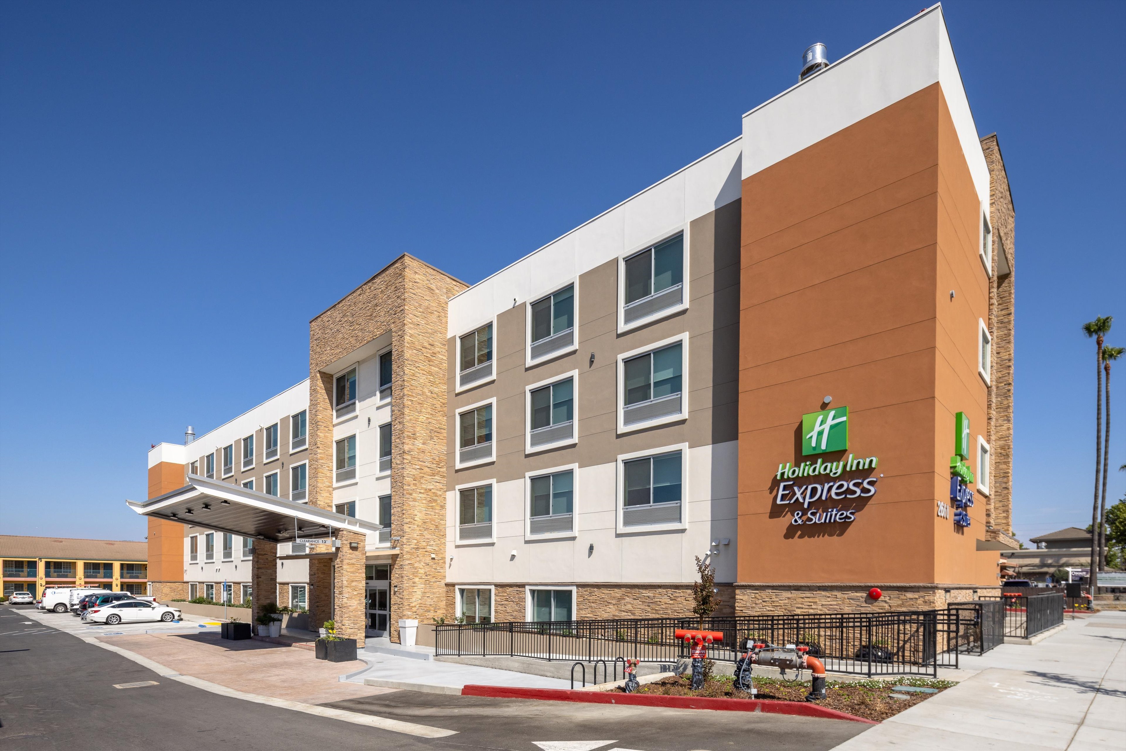 HOLIDAY INN EXPRESS AND SUITES SAN JOSE SILICON VALLEY 59/64
