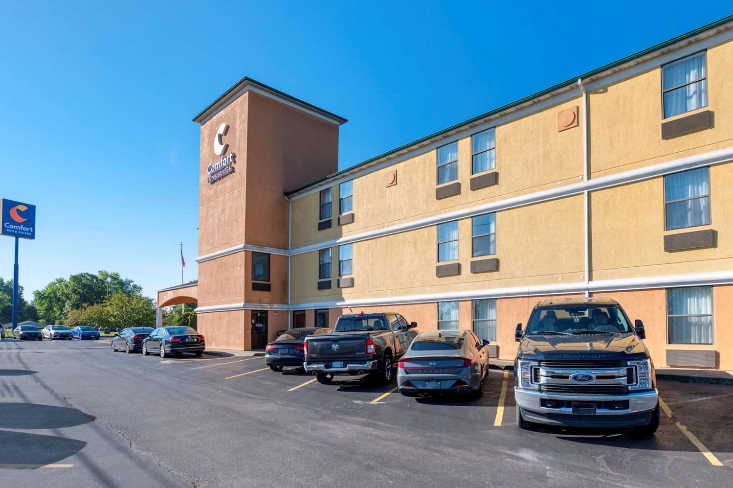 Comfort Inn & Suites Cincinnati Eastgate 36/40