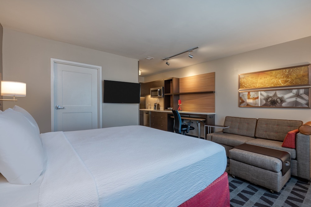 TownePlace Suites by Marriott Indianapolis Airport 10/63