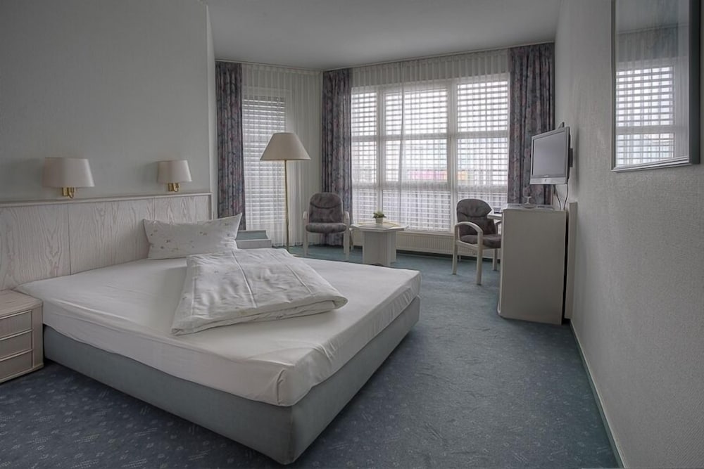 غرفة قياسية مفردة بسرير كوين