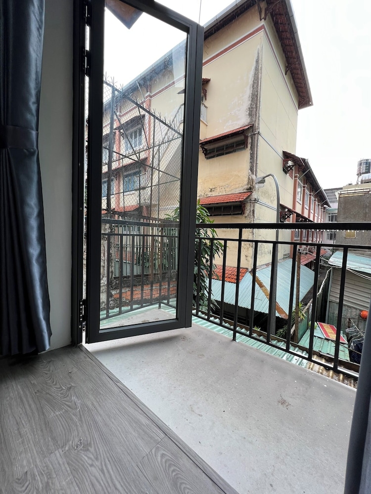 Halo Serviced Apartment 40/50