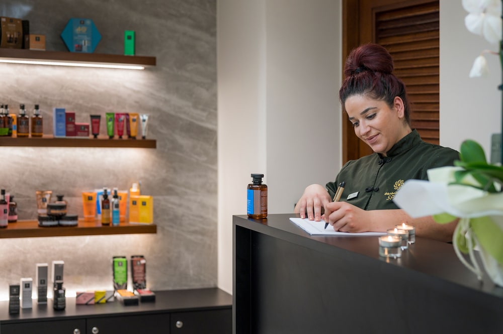 Hyperion City Hotel & Spa 10/70