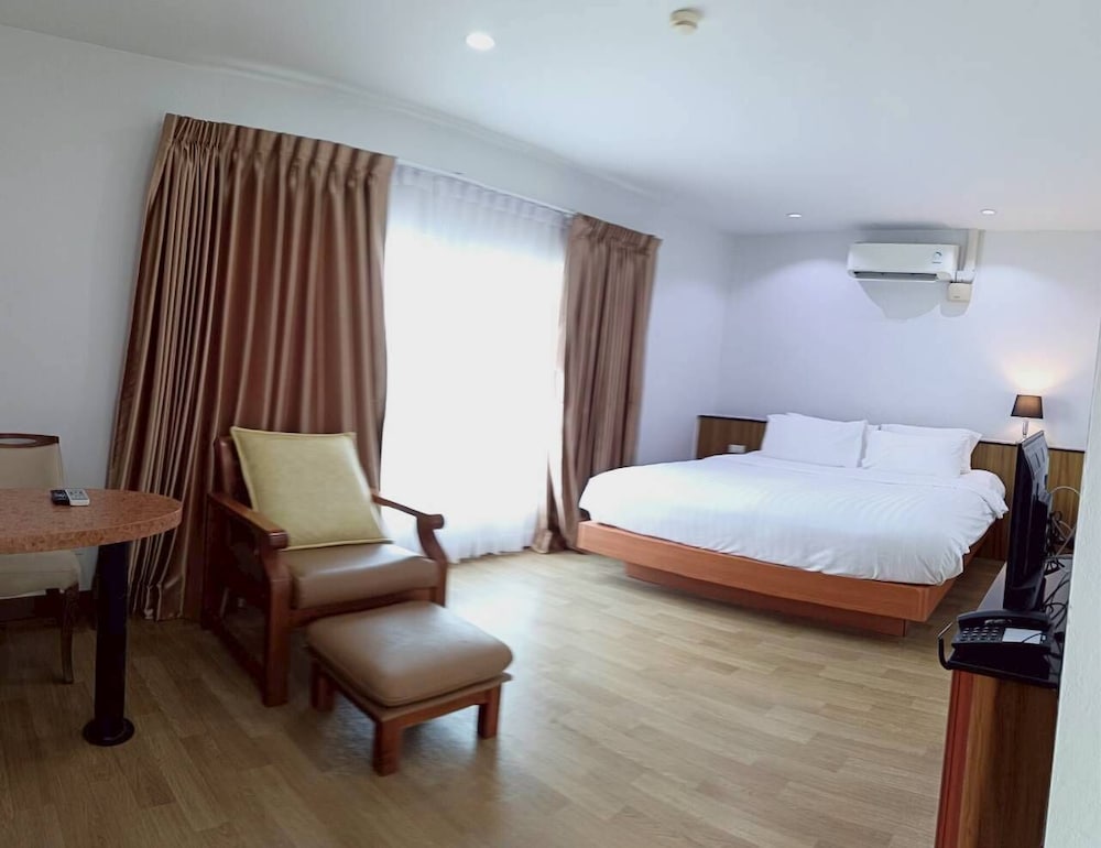 NJOY Prestige Grand Hotel Don Mueang 26/70