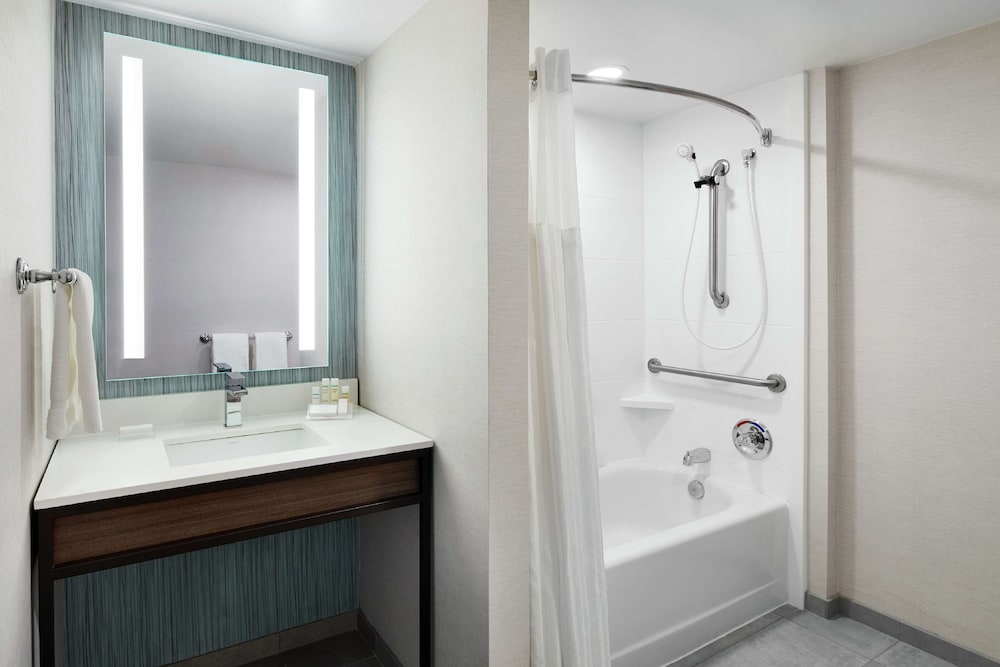 Hilton Garden Inn Champaign/ Urbana 13/44