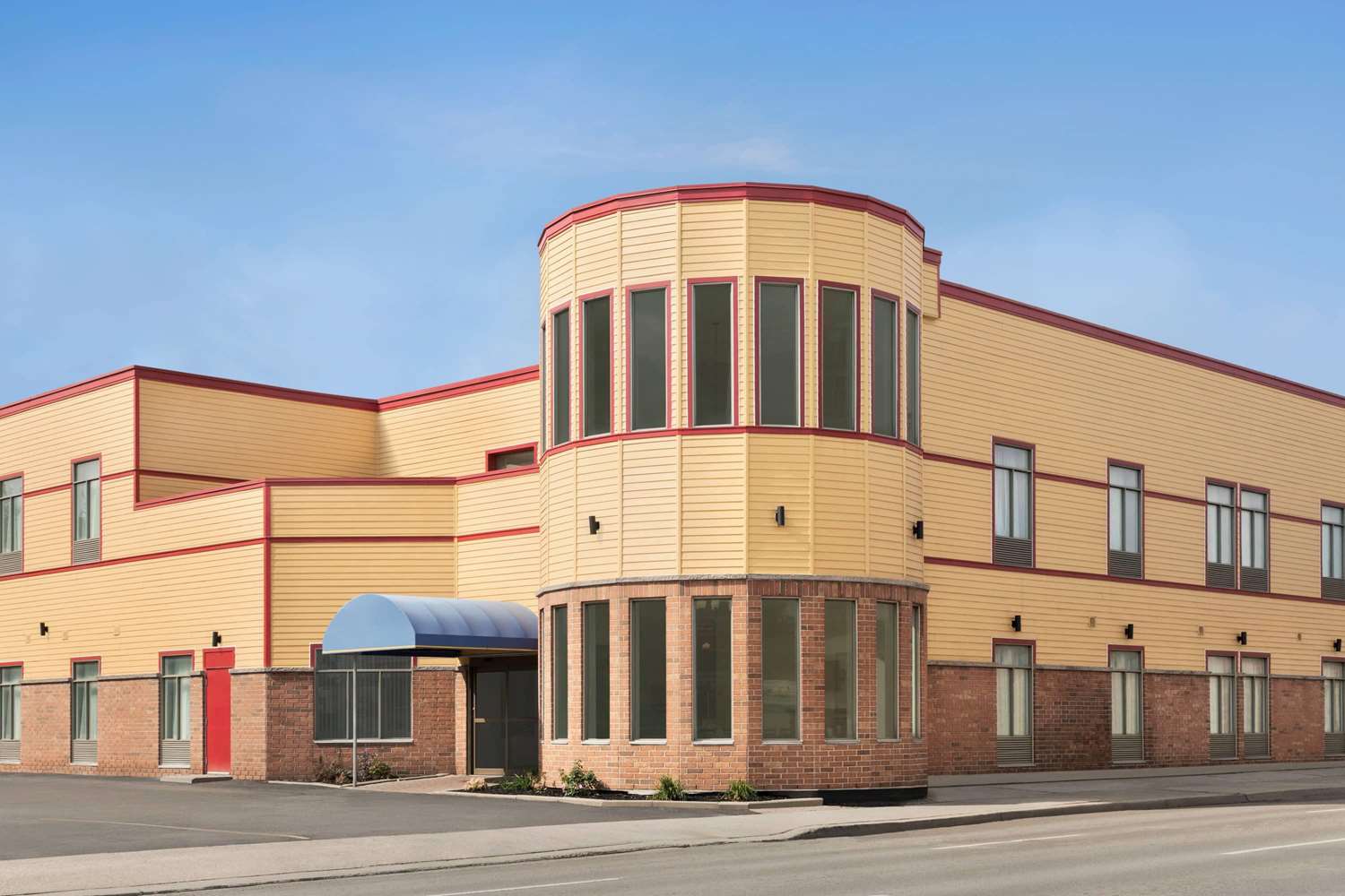 Signature Inn & Suites Hamilton 3/20