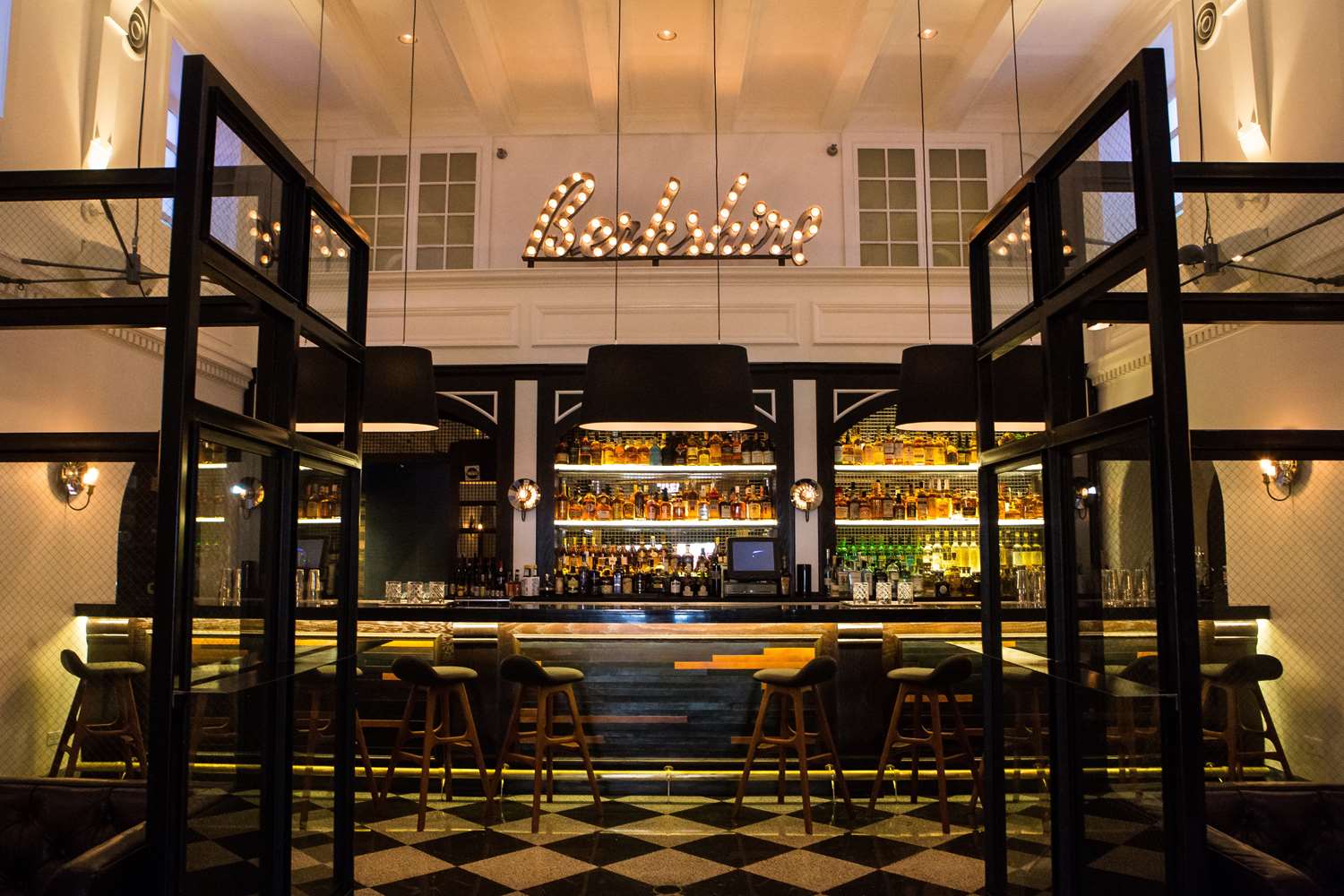 ACME Hotel Chicago, Outset Collection by Hilton 17/18