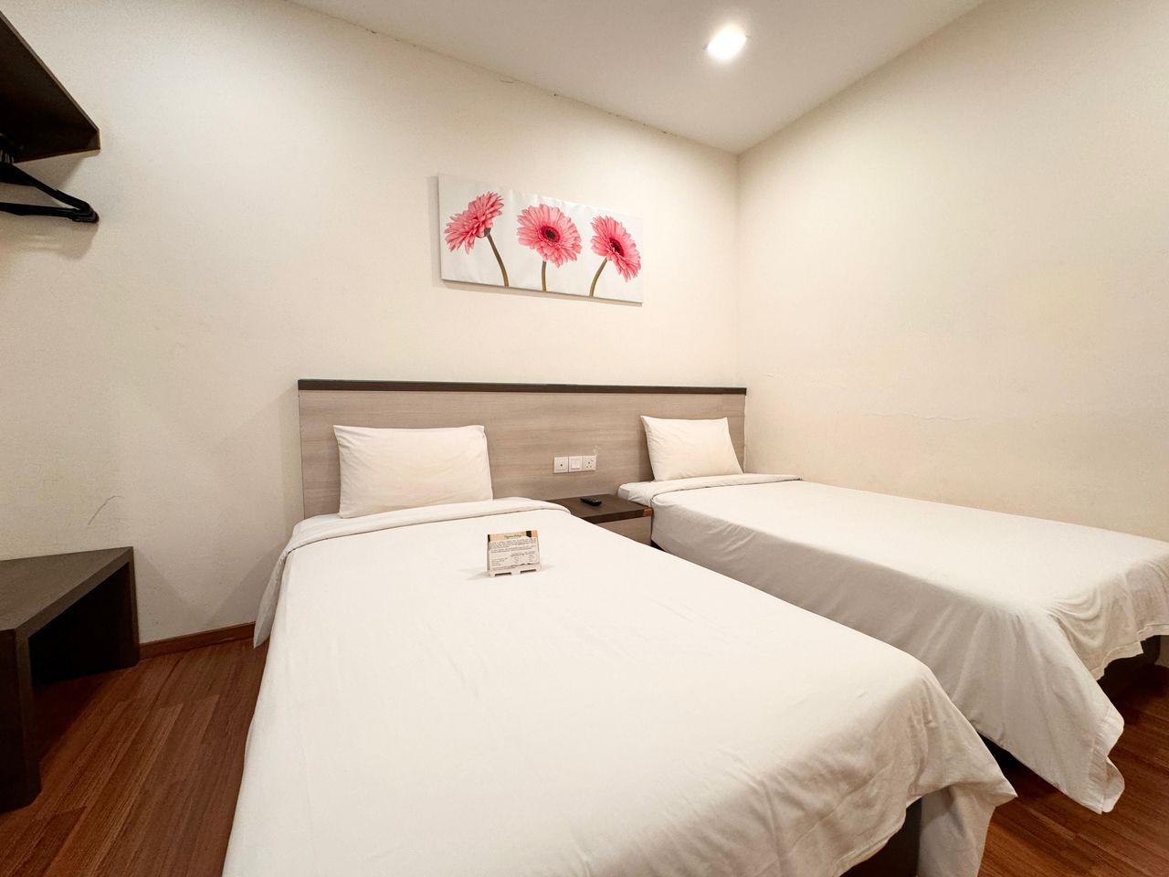 Type A, Deluxe, Twin Beds
