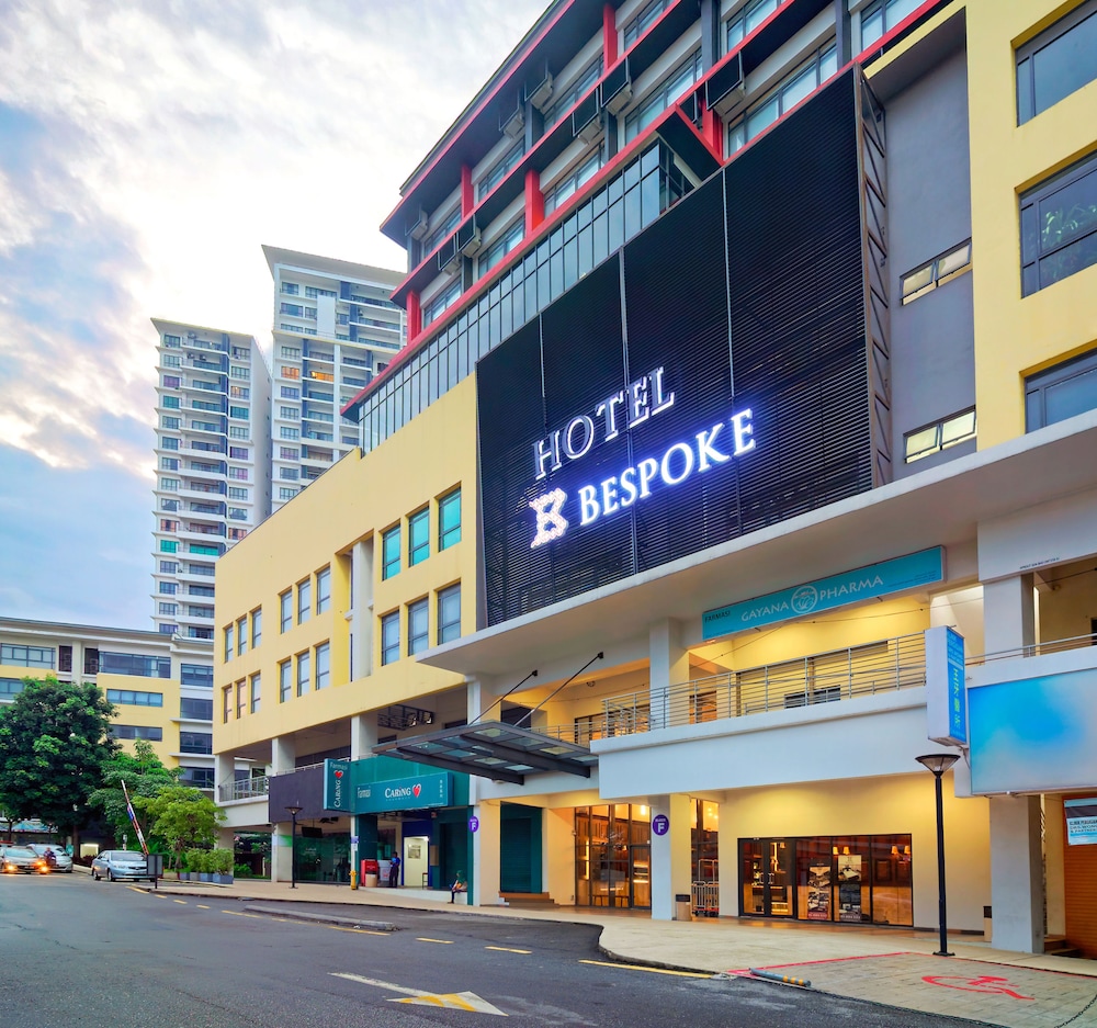 Bespoke Hotel Puchong 3/50
